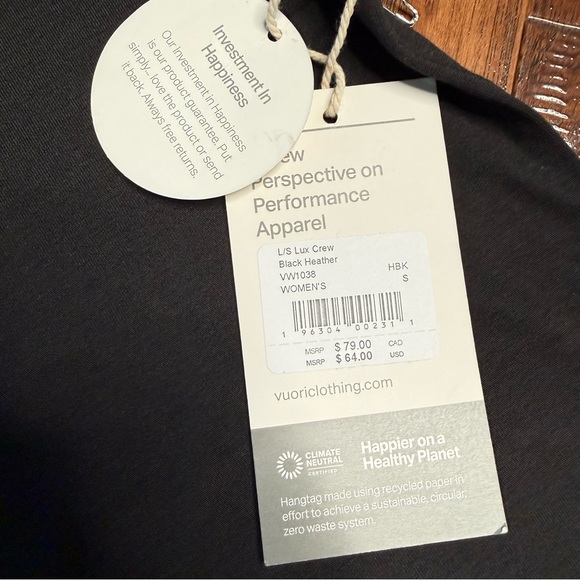 VUORI Lux Crew Long Sleeve Fitted Tee, Size S - Picture 6 of 6